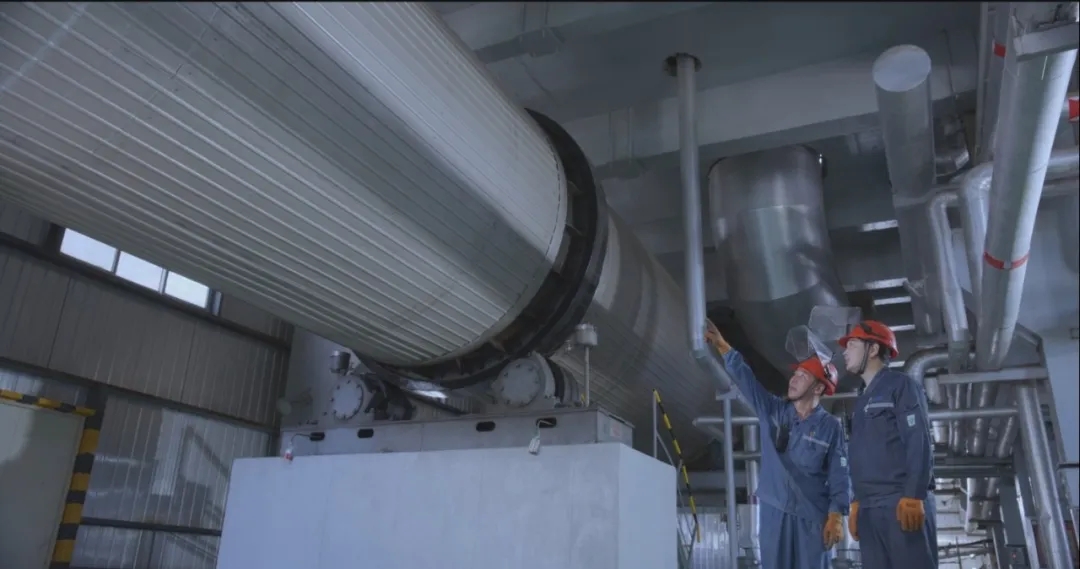 1743147946173676.jpg 玉象胡杨公司造粒塔.webp.jpg